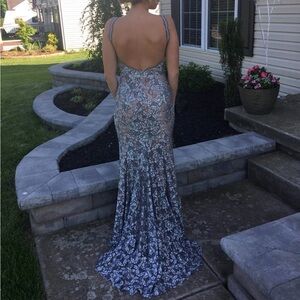 Elegant Silver-Gray Lace Mermaid Evening Dress